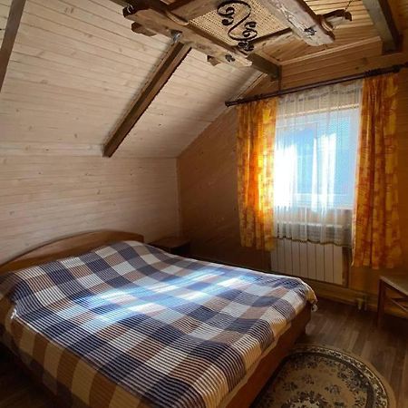 Hotel Gostynna Hata Mikuliczyn Zewnętrze zdjęcie